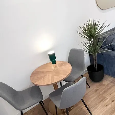 Grand Calme Et Moderne Avec Coin Nuit - Quartier Des Antiquaires Appartement *